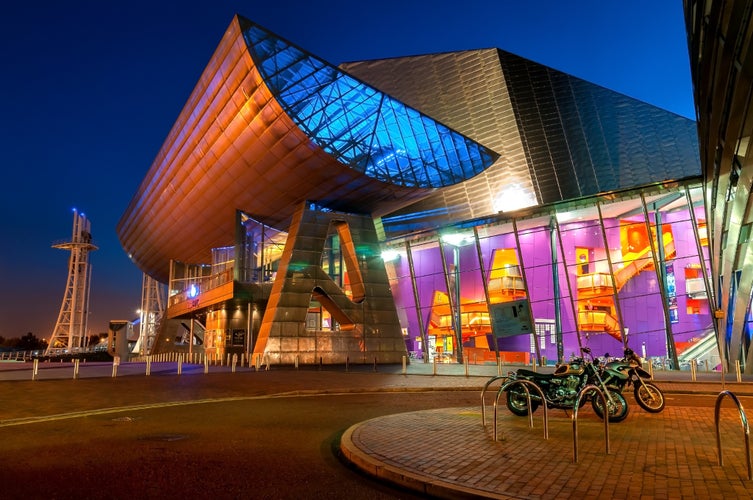 photo of The Lowry is a theatre and gallery complex situated at Salford Quays, Greater Manchester, England.