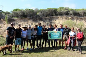 徒步旅行Costa de la Luz Betis，山到海滩散步。