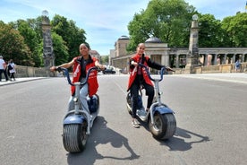 3 klst Paris Fat Tyre E-Scooter Small Group Tour