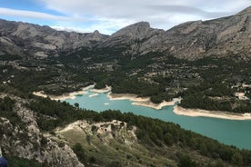 Private Castell de Guadalest und Algar Springs Tour von Benidorm