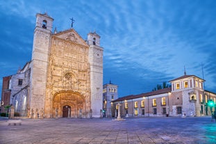 Photo of aerial view of Tudela with view of Ebro River and cathedral, Autonomous community of Navarre, Spain.