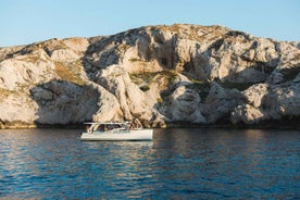 Marseille: Calanques National Park Boat Trip with Swimming