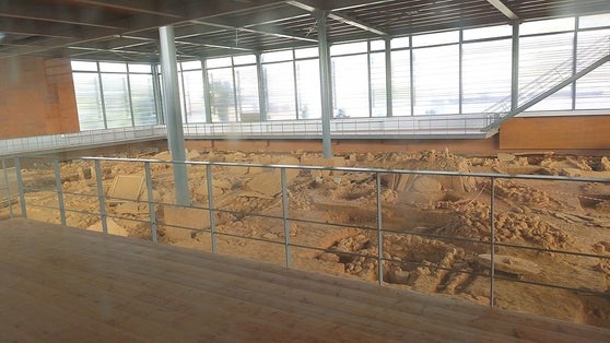 photo of Varnavas necropoly, Vranas, Greece.