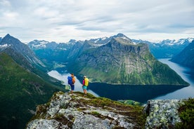 Hiking to Mount Saksa from Urke