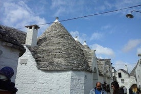 Zona TRULLI visita ALBEROBELLO e LOCOROTONDO da Bari