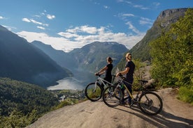 Sky to Fjord Geiranger Downhill-Bike-Abenteuer