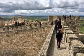 Opastettu kierros historialliseen ja monumentaaliseen Trujilloon