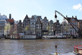 City walking experience in Amsterdam with a local