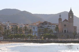 D'un village romain à une station balnéaire : une visite à pied autoguidée de Sitges