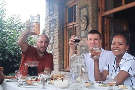 Private Weinreise mit Weinproben und inbegriffenem Mittagessen auf einem Bauernhof in Kakheti