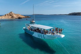 Passeio de barco pelas enseadas do norte de Menorca saindo de Fornells