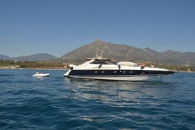 Yate, moto de agua y actvidades por la Costa de Marbella 4hrs