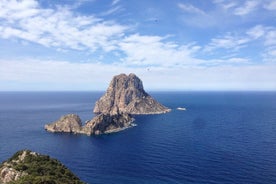 Es Vedra Boat Tour in Ibiza with Guide and Drinks