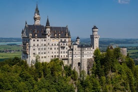 Dagsutflykt från München till de kungliga slotten Neuschwanstein och Linderhof