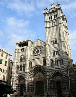 photo of view of Facciata della Cattedrale di San Lorenzo a Genova, Italy.