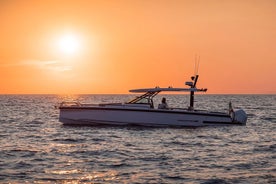 Crociera al tramonto sull'isola di Corfù in motoscafo