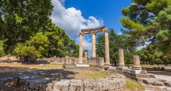 Idyllic grand tour in Greece: UNESCO sites and other top destinations on a 26-days tour from Igoumenitsa