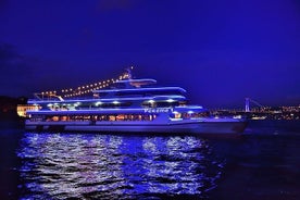 Cena crucero por el Bósforo y espectáculo nocturno turco (todo incluido)