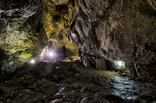 Bacho Kiro cave