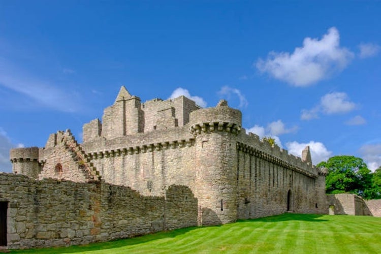 18-Craigmillar Castle.jpg