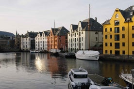 Ålesund city walk: Art Nouveau, sea views & insider tips