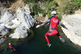 Frá Marbella: Canyoning Tour í Guadalmina Canyon