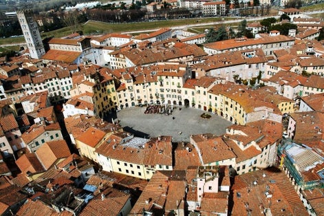 photo of Piazza dell'Anfiteatro .