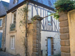 Petite Maison Romantique au calme, Cœur Historique Plantagenet, vue ville