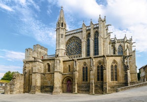 Photo of Bordeaux aerial panoramic view. Bordeaux is a port city on the Garonne river in Southwestern France.