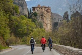 Tour en bicicleta eléctrica al atardecer en Meteora