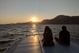 Tour di Gruppo in Barca al Tramonto da Positano o Praiano