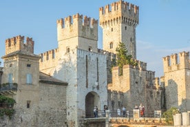 Desde Garda/Bardolino: crucero guiado de 4 horas en barco a Sirmione