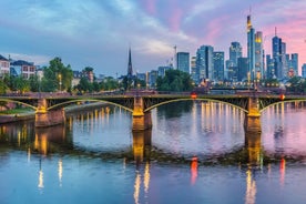 フランクフルトの宝探しと最高のランドマークを巡るセルフガイド ツアー