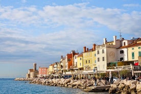 Piran og Panoramic Slóvenska strönd frá Koper