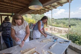 Cours de cuisine et déjeuner dans une ferme toscane avec un tour au marché local au départ de Florence