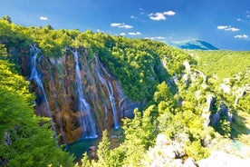 Transfert privé de Zagreb à Split avec visite privée des lacs de Plitvice