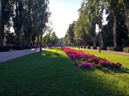 Photo of El Retiro Park (Parque de El Retiro) is one of the largest parks of the city, it belonged to the Spanish Monarchy until the late 19th century.
