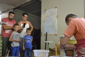 Mains sur terre battue - soyez créatif et faites un pot