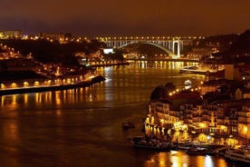 Porto Sightseeing Tour at Night with Fado Performance