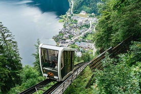 Vín: Hallstatt og Alpafjöllin dagsferð með lyftu upp á Skywalk