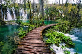 Zadar: Plitvice Lakes Guided Day Tour with Tickets