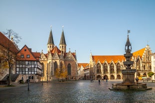 Beautiful view of Hamburg city center with town hall and Alster river, Germany.