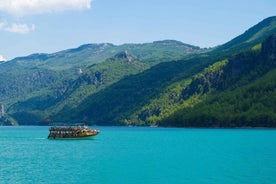 From Alanya: Green Canyon Boat Trip with Lunch and Drinks