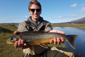 Tour privato di pesca da Reykjavik: salmerino alpino e trota fario