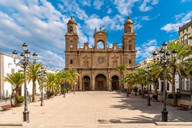 Photo of aerial view of beautiful landscape with Cathedral Santa Ana Vegueta in Las Palmas, Gran Canaria, Canary Islands, Spain.