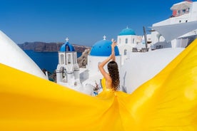 Experiencia con el vestido volador: sesión de fotos en Santorini