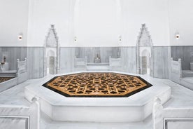 Historisk Hurrem Sultan Hammam i den gamle by