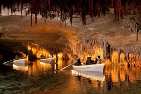 Excursão de meio dia às Cavernas de Drach com passeio de barco e concerto de música