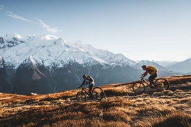 Sjónarhorn á jöklum Chamonix á rafmagnshjóli