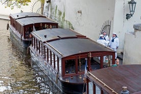 Lo mejor de Praga: visita a pie por la ciudad, paseo en barco y almuerzo típico checo